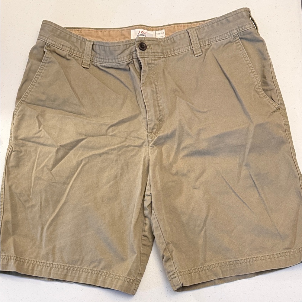 Izod Men's Tan Flat Front Shorts